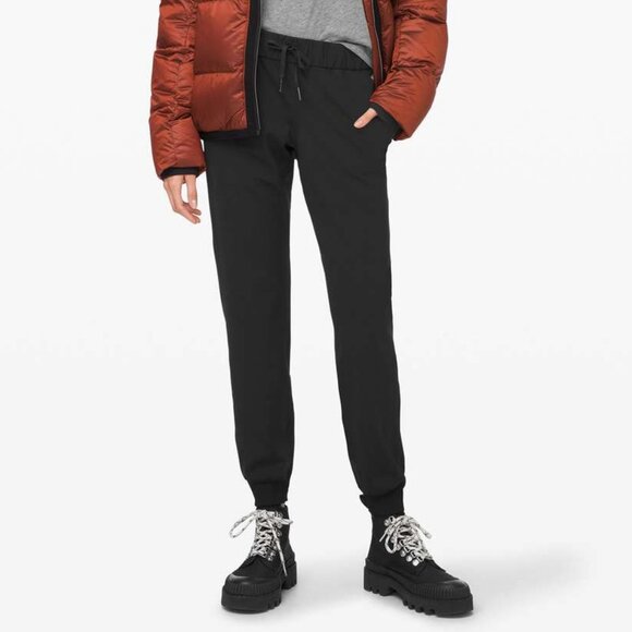 Lululemon On the Fly Jogger *Luxtreme - Picture 1 of 6